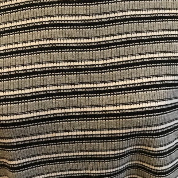 Chaus Sport Short Sleeve Woman's Top - Picture 2 of 7